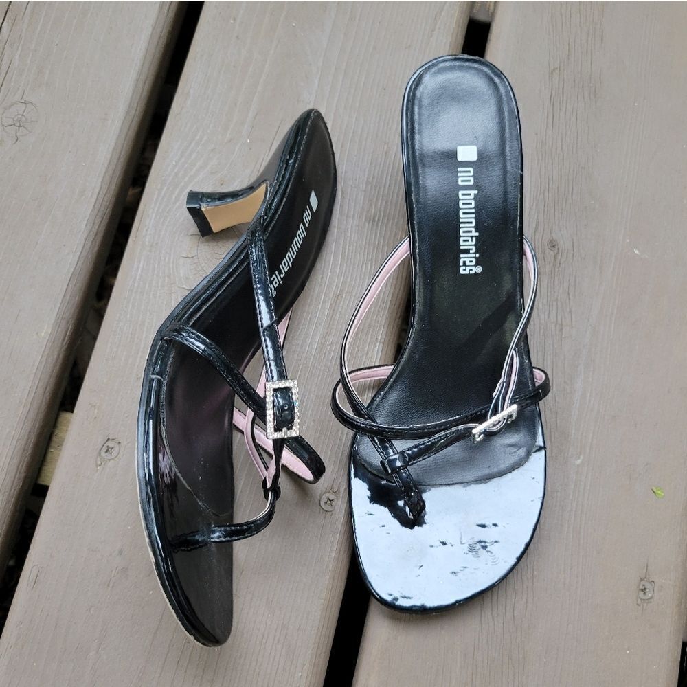 Vintage 90s‎ Y2K Black Faux Leather Rhinestone Rachel Green Kitten Heel Sandals